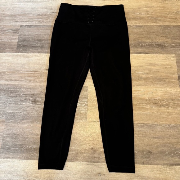 Victoria’s Secret Women’s 12/170/76A Black Yoga Leggings with Mock Tie Front - Picture 3 of 8